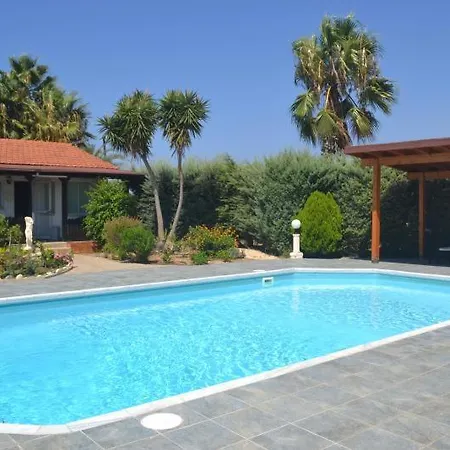 Joelena Bungalow 1 Double Bedroom 1 Double Bedroom With En Shower 1 Twin Bedroom Villa *