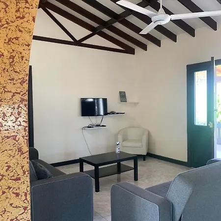 Villa Joelena Bungalow 1 Double Bedroom 1 Double Bedroom With En Shower 1 Twin Bedroom